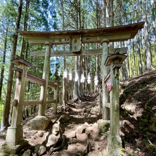 ⛩