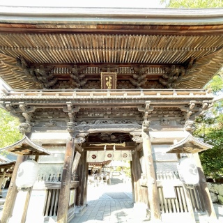 �����X�����{⛩